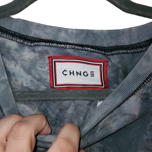 CHNGE Power of Love Cropped tee - Picture 3 of 7